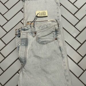 Levi's Ribcage Straight Ankle Jeans “Light Indigo Worn In”